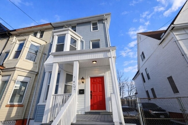 Building Photo - 184 S 6th St