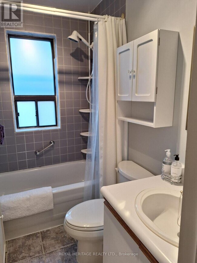 Photo - 677 Marksbury Rd