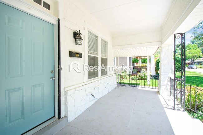 Photo - Beautiful 3/3 Craftsman in a Great Midtown...