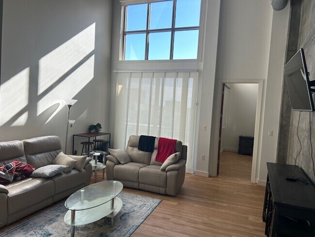 Photo - Fully Furnished, Awesome 1 Bedroom 1.5 Bath Condo in Excellent Location