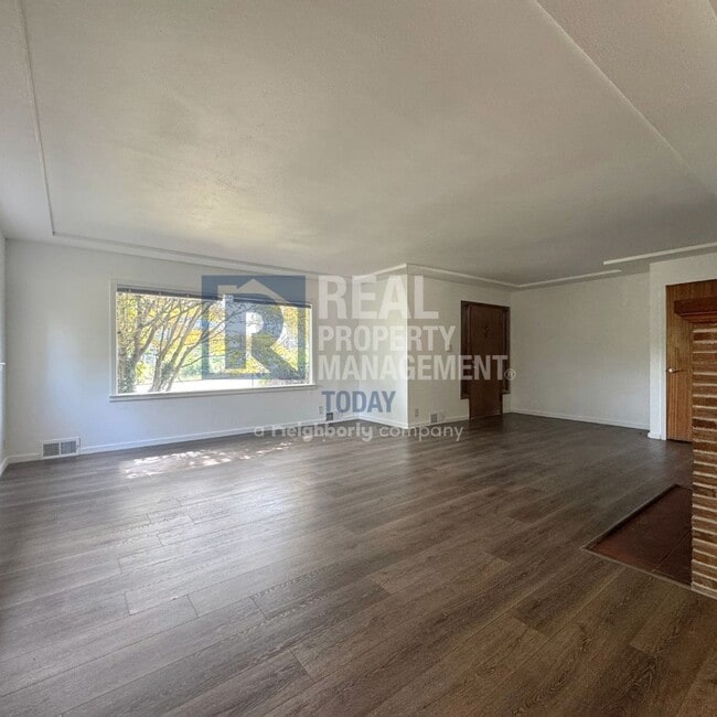 Photo - 2021 E 72nd St