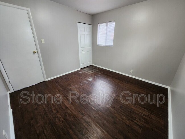 Photo - 5300 N 14th 1/2 St