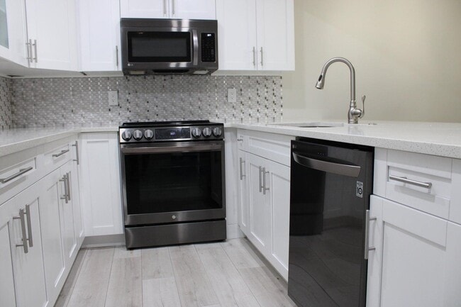Photo - 1006 Green Pine Blvd Unidad A1