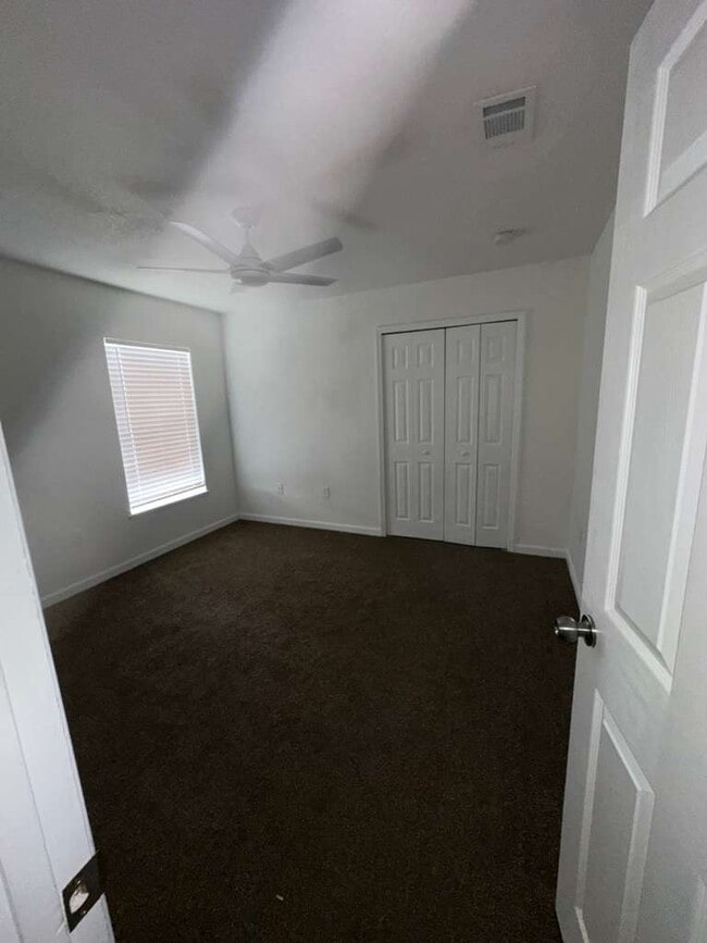 Photo - 703 Flagstone St