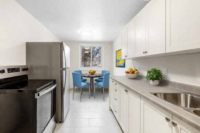 Photo - Parkway Court