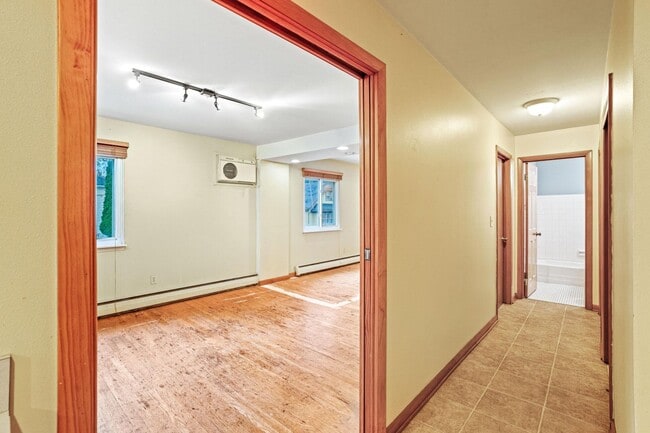 Photo - 935-937 N 37th St. Unit 214