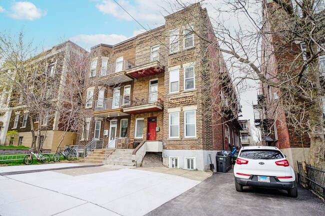 Photo - 3419 Av. Prud'homme Unit 7