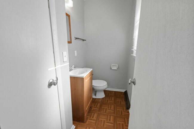 Photo - 6461 N 73rd St