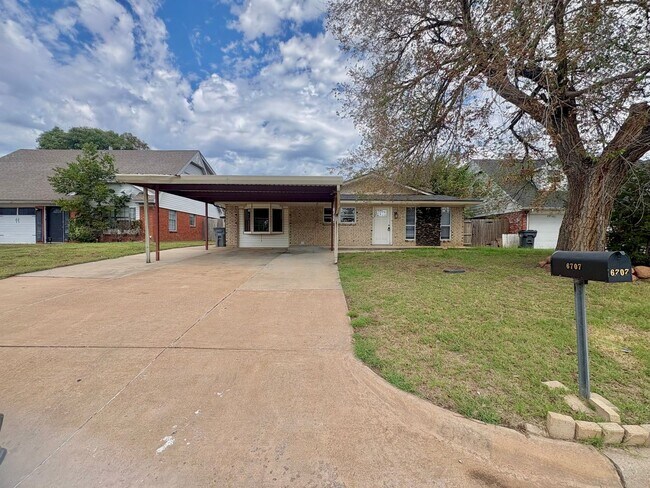 Photo - Spacious 4 Bedroom, 2 Bathroom Home with L...