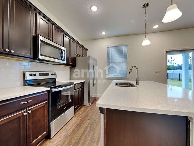 Photo - 383 Onate Cir