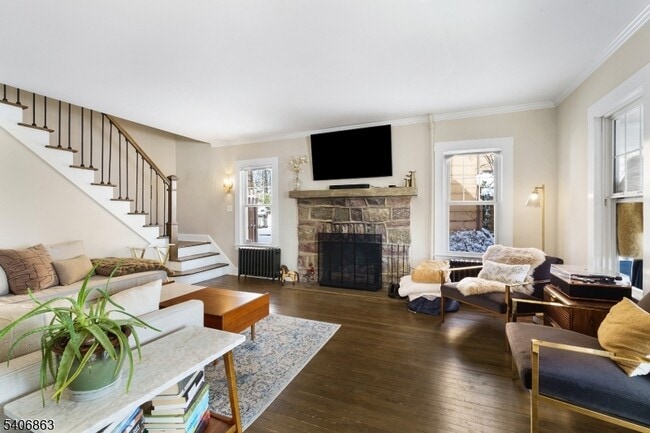 Photo - 11 Longview Trail E