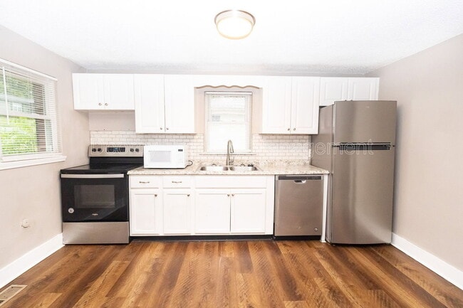 Photo - 403 Warren St
