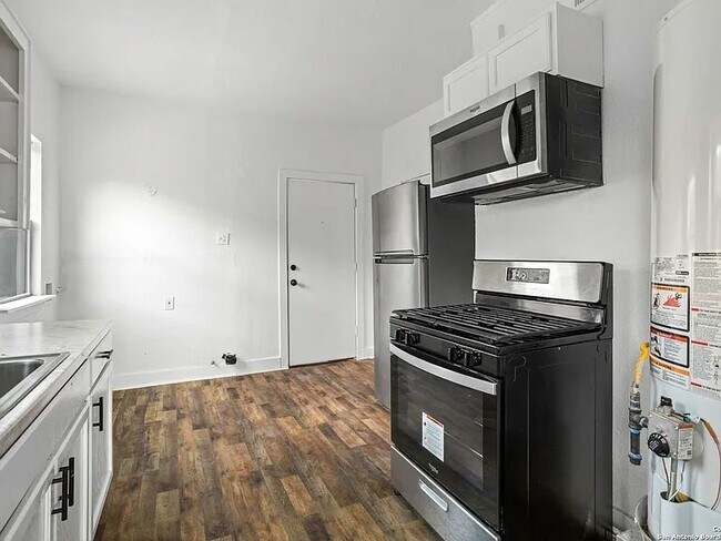 Photo - 2011 Cincinnati Ave Unit 4