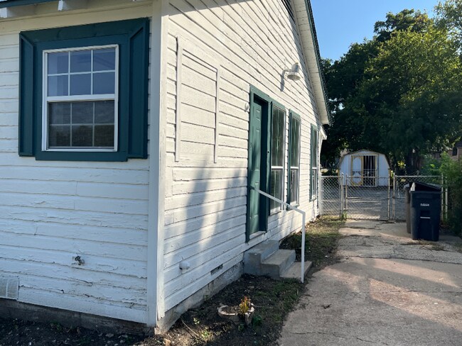Photo - 804 E Cantey St