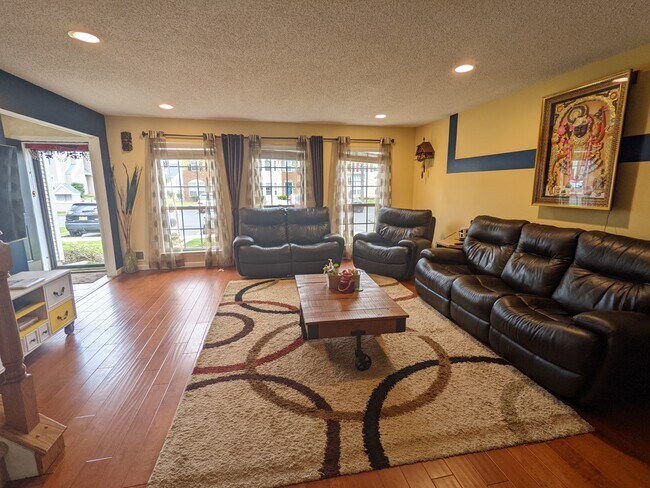 Photo - 20 Balboa Ln