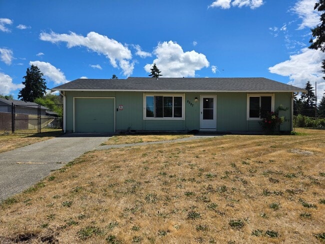 Building Photo - Recently Updated Home