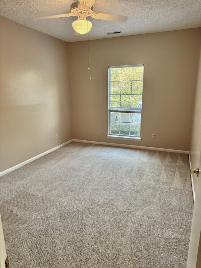 Photo - Awesome, 2 story, end unit condo right across from Honey Bee Golf Course in Virginia Beach-