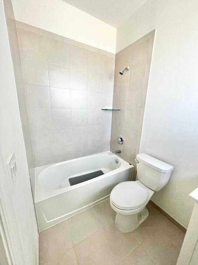 Photo - 575 NE 208th Ter