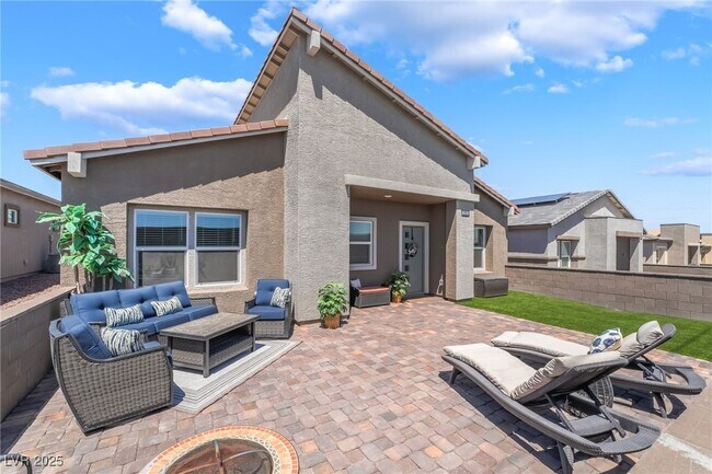 Photo - 292 Whitney Crst St