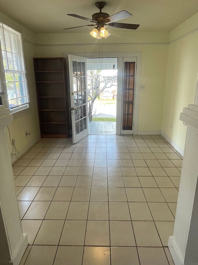 Photo - 2BD/1BA Shotgun in MidCity