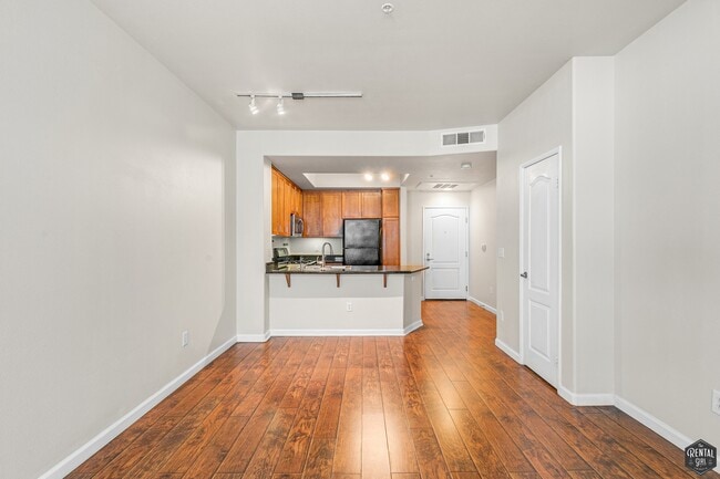 Photo - 4060 Glencoe Ave Unidad 125 Rental