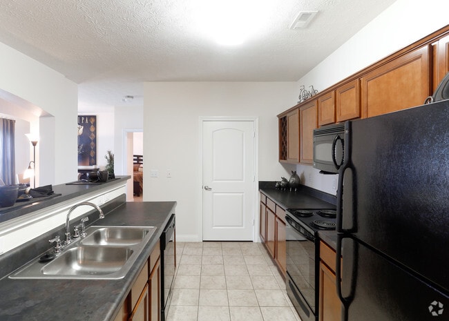2BR, 2BA - 1382 SF