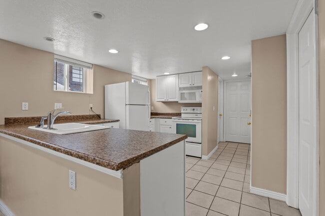 Building Photo - 137 E 600 N Unit 1