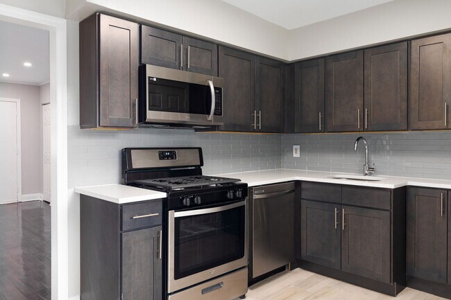 Photo - Barrett Country Club Apartments