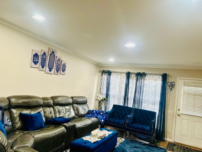 Photo - 225 Port Royal Cir