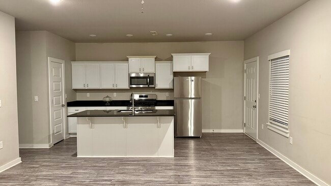 Photo - 103 E Mulberry St