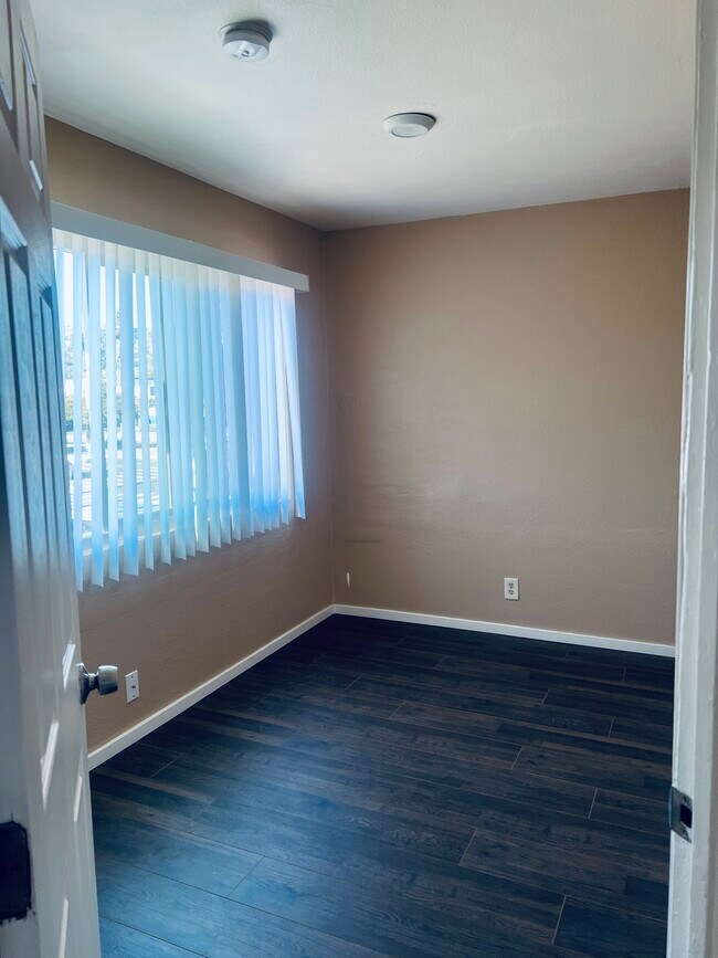 Photo - 2124 90th Ave