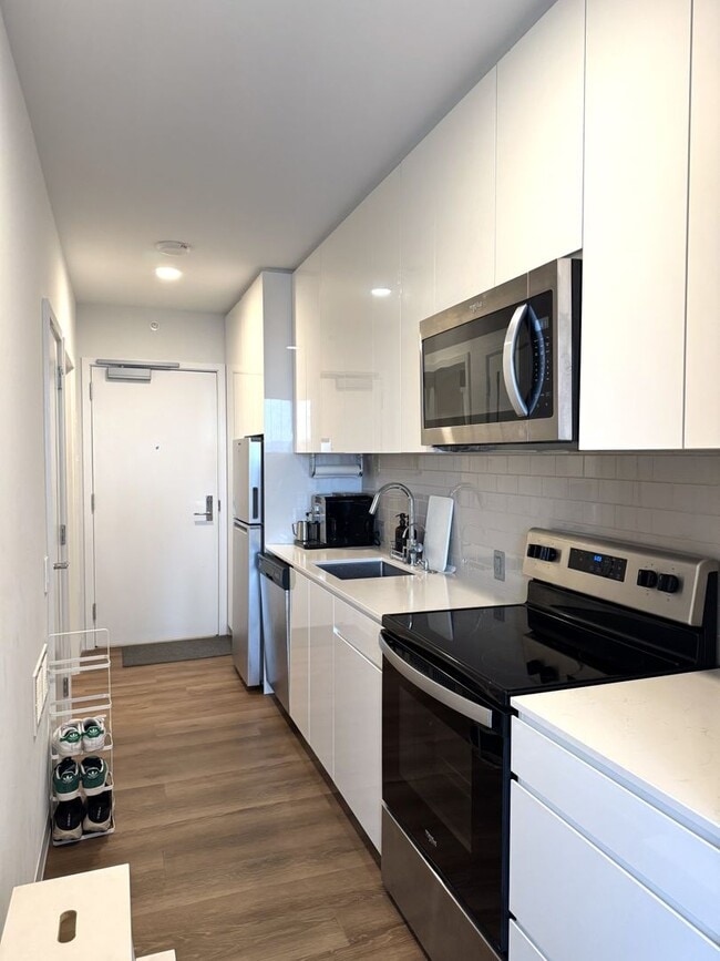 Aalii - High Floor Fully Furnished One Bed... - Aalii - High Floor Fully Furnished One Bed... Condo Unit 4007