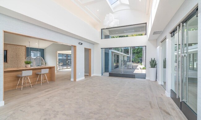 The Breakwater Apartments For Rent in Huntington Beach, CA