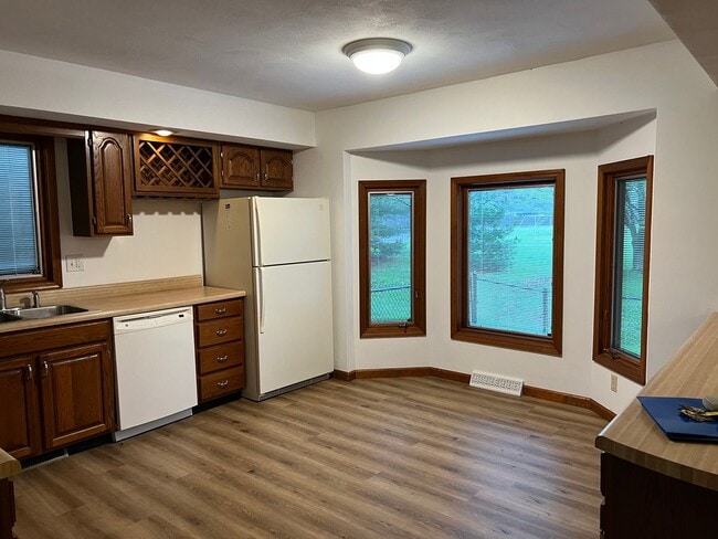 Photo - 4 BEDROOM 2 FULL BATH MOVE IN READY!!