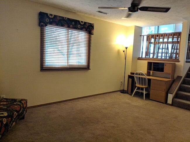 Photo - 3-Bedroom Tri-Level Home in Hillcrest