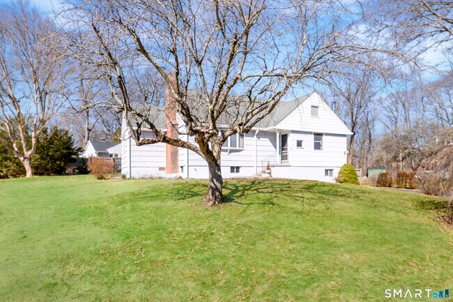 Photo - 63 Alpine St