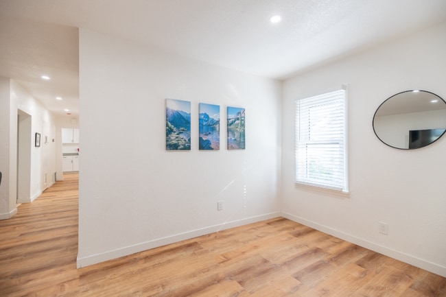 Photo - 600 E 8th St