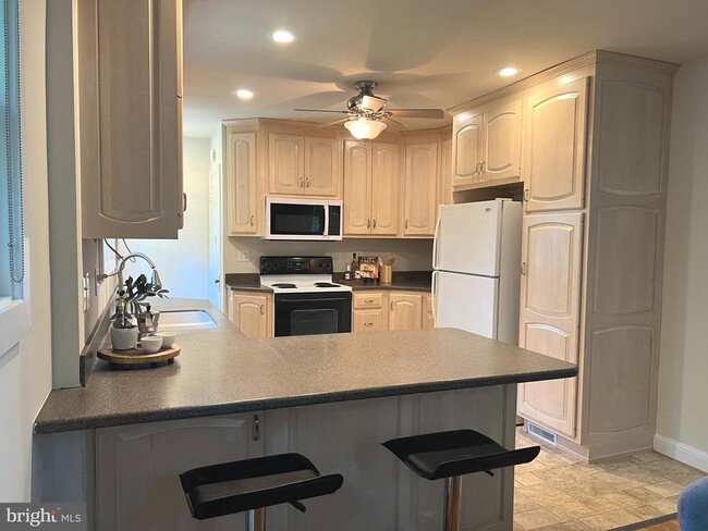 Photo - 3100 N Toronto St