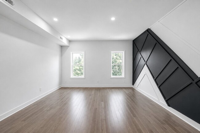 Photo - 1542 Tasker St Unit 3F