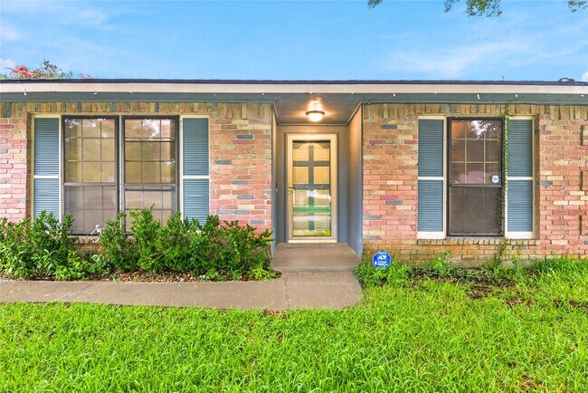 Photo - 6009 Leafwood Cir