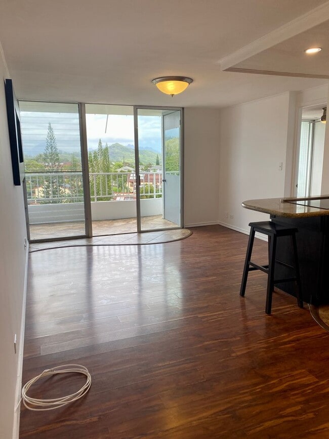 Building Photo - AVAILABLE for Rent : 3 Bedroom, 2 Bathroom... Rental