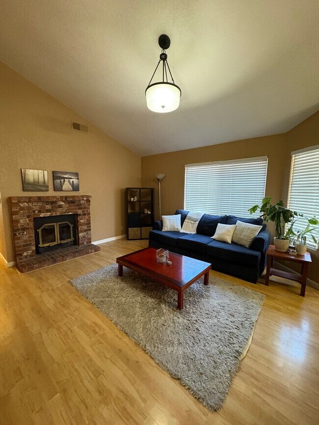 Photo - 3 Bed 2 Bath in South Davis Near Mace Ranch and Nugget Markets