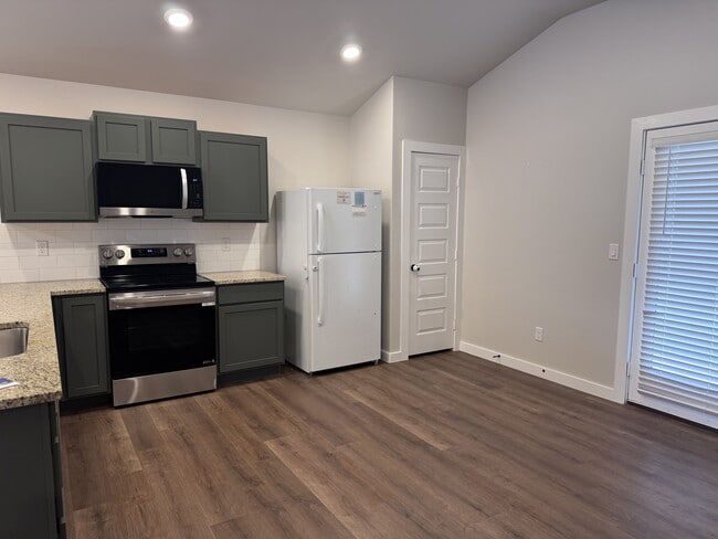 Photo - 520 Thicket Dr