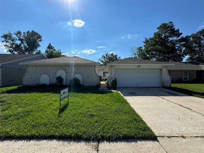 Building Photo - 23227 Low Ridge Rd