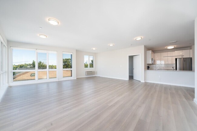 Photo - 16 Bennett St Unit 405