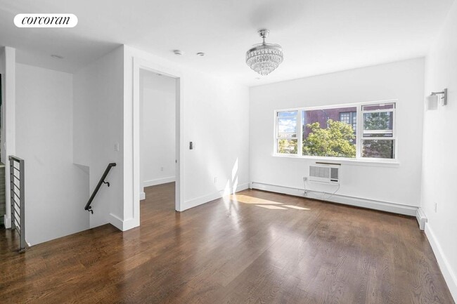 Building Photo - 229A Scholes St Rental