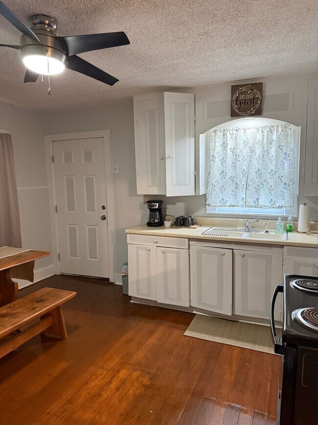 Photo - Charming 2-bedroom, 1-bath home