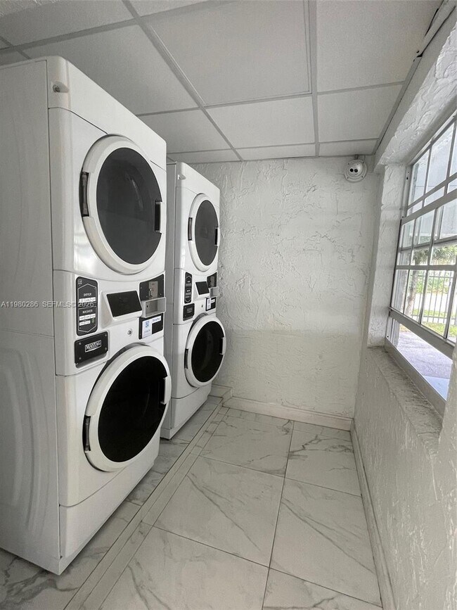 Photo - 2500 SW 6th St Unit 404