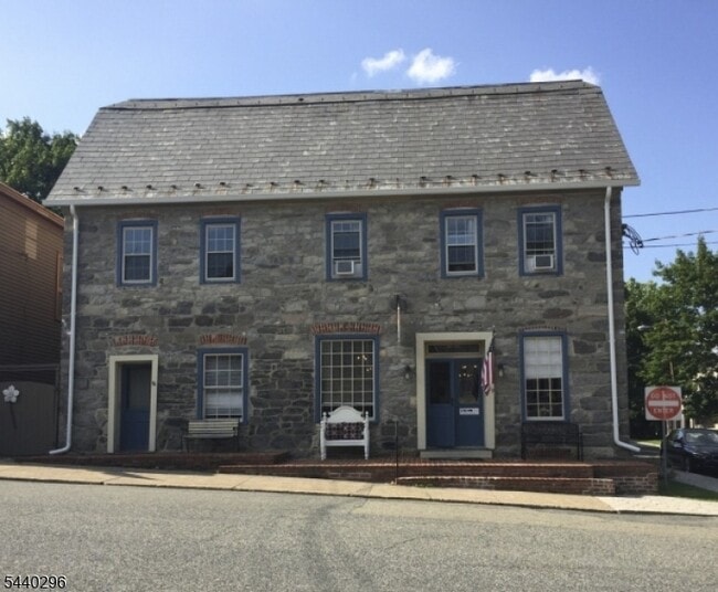 Building Photo - 329 High St