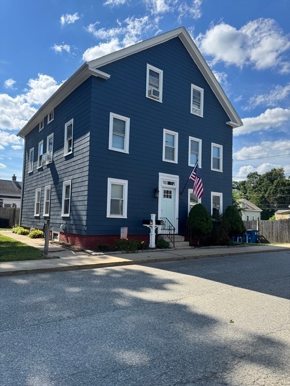 Building Photo - 5 1st Ave Unit 1